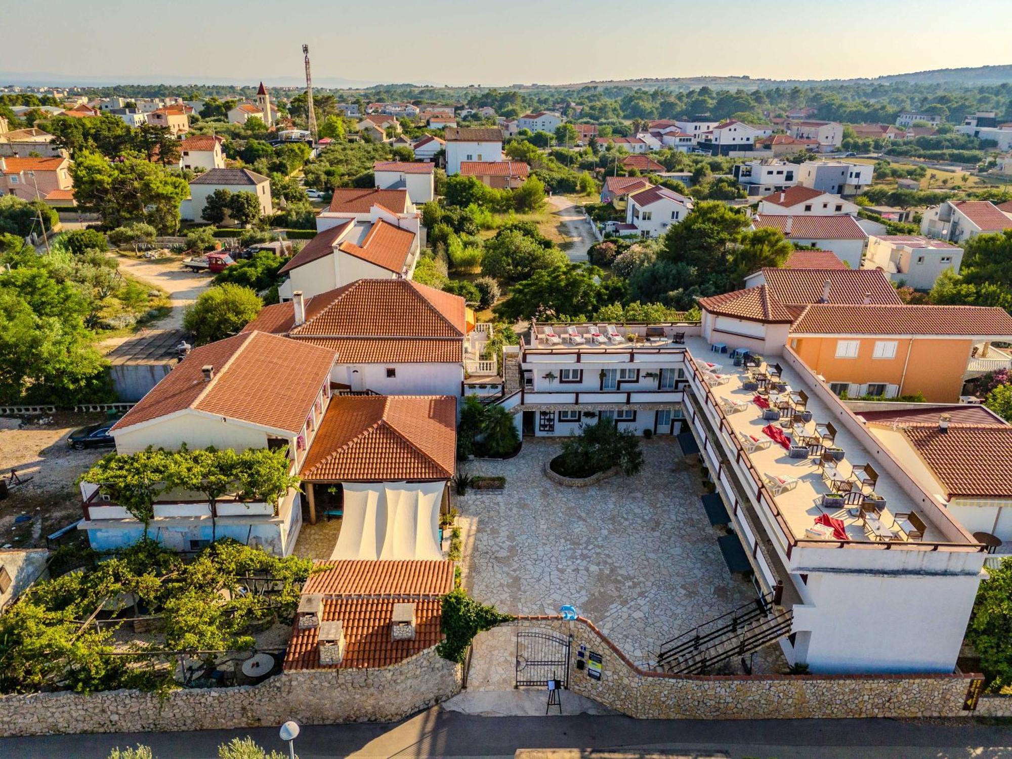 Guesthouse Kod Spavalice Vir Exterior photo